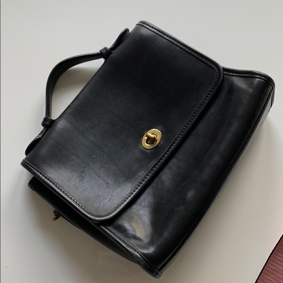 Coach Handbags - Vintage coach bag